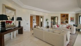 Villa en venta en Los Arqueros, Benahavis