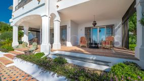 Villa for sale in Rio Real, Marbella Est
