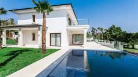 Villa en venta en Los Naranjos, Nueva Andalucia