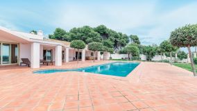 Villa for sale in Benamara, Estepona East