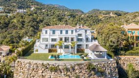 Villa for sale in El Madroñal, Benahavis