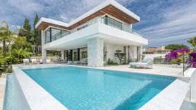 Villa for sale in Carib Playa, Marbella East