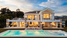 Villa en venta en El Herrojo, Benahavis