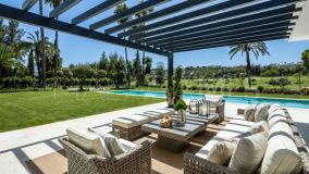 Villa for sale in Las Brisas, Nueva Andalucia