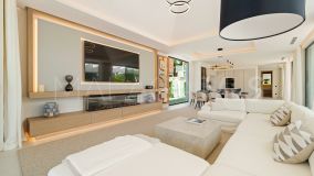 Villa for sale in Linda Vista Baja, San Pedro de Alcantara