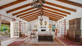 Villa for sale in Benahavis