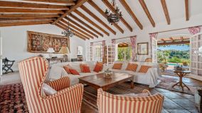 Villa for sale in Benahavis