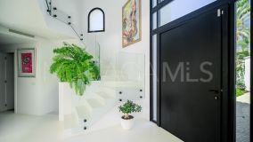 Villa for sale in Parcelas del Golf, Nueva Andalucia
