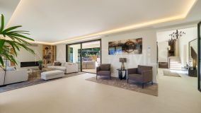 Villa for sale in Nueva Andalucia, Marbella