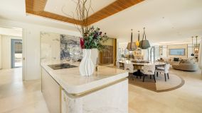 Villa for sale in La Cerquilla, Nueva Andalucia