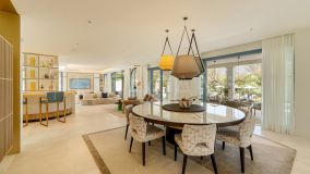 Villa for sale in La Cerquilla, Nueva Andalucia