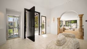 Villa en venta en El Herrojo, Benahavis