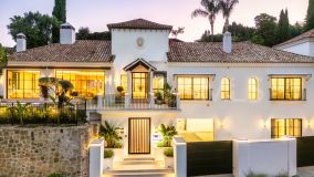 Villa for sale in El Herrojo, Benahavis