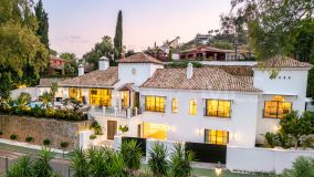 Villa for sale in El Herrojo, Benahavis