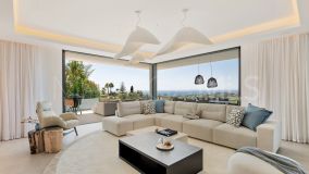 Villa for sale in El Rosario, Marbella East