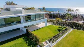 Villa for sale in Vilas 12, Marbella Golden Mile