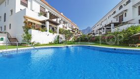 Excepcional apartamento en planta baja en venta en la Milla de Oro de Marbella