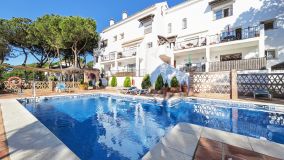 South-facing duplex penthouse for sale in Marbella with touristic licence.