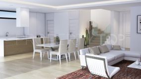 Buy villa in La Duquesa with 4 bedrooms