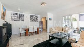 Villa for sale in Benalmadena