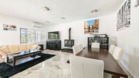 Villa for sale in Benalmadena