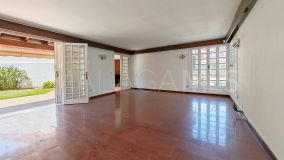 Villa for sale in Fuengirola