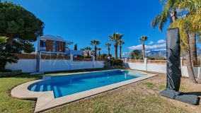 Villa for sale in Las Chapas, Marbella Est