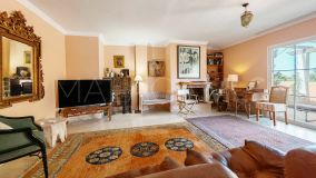 Penthouse for sale in Elviria, Marbella East