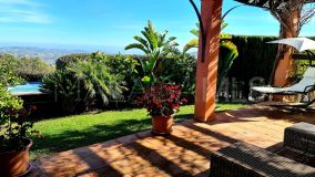 Apartment for sale in La Mairena, Marbella East