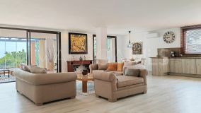 Apartment for sale in La Mairena, Marbella East