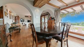 Villa for sale in El Rosario, Marbella Est