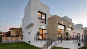 Buy semi detached house in Alhaurin de la Torre with 4 bedrooms