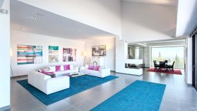 Villa for sale in Los Flamingos Golf, Benahavis