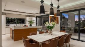 Villa en venta en Nueva Andalucia, Marbella