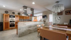 Villa for sale in Hacienda Beach, Estepona Öst