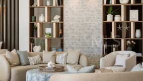 Villa for sale in El Herrojo, Benahavis