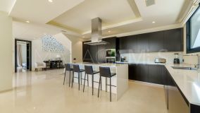 Villa en venta en Nueva Andalucia, Marbella