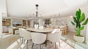 Villa for sale in La Quinta, Benahavis