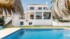 Villa for sale in La Resina Golf, Estepona Est