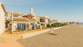 Villa for sale in Estepona