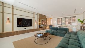 Villa for sale in Parcelas del Golf, Nueva Andalucia