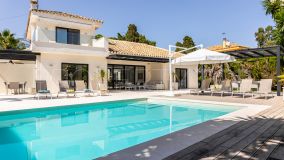Contemporary Villa just a few meters from the beach in Cortijo Blanco