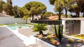 Buy Elviria semi detached villa with 3 bedrooms