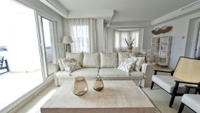 Lägenhet for sale in Aloha, Nueva Andalucia