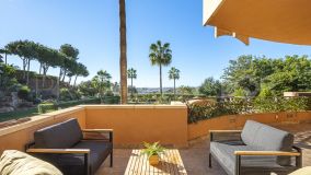 Apartment with views to Gibraltar in Magna Marbella, Nueva Andalucia