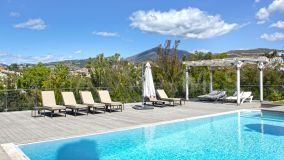 Villa for sale in Aloha, Nueva Andalucia
