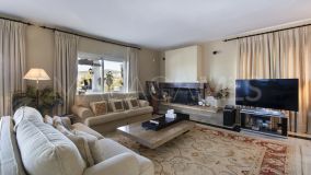 Villa for sale in Aloha, Nueva Andalucia