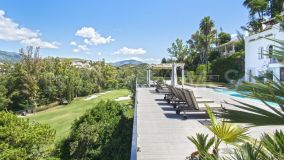 Villa for sale in Aloha, Nueva Andalucia