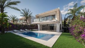 Villa en venta en El Campanario, Estepona Este