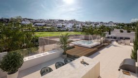 Villa en venta en El Campanario, Estepona Este